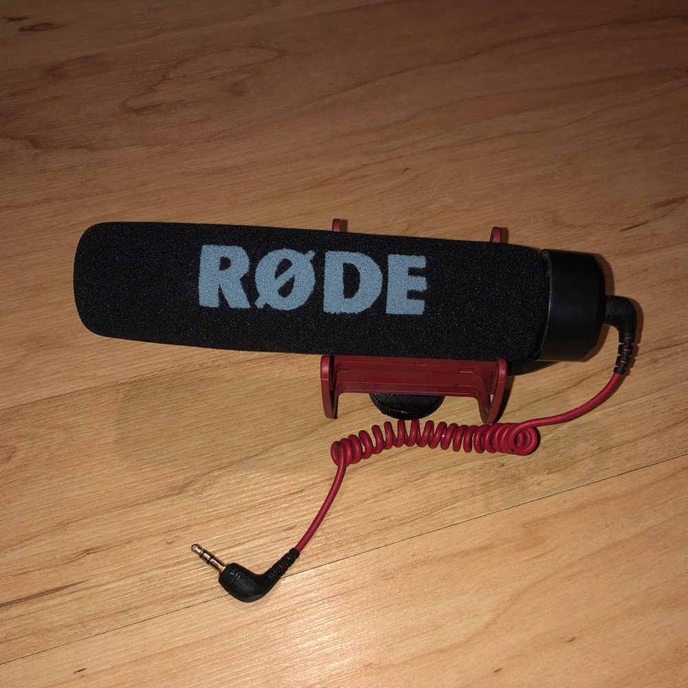 RØDE Black and Red VIDEOMIC GO Microphone
